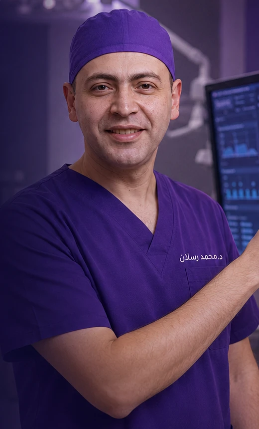 Dr. Mohamed Raslan explaining a medical scan